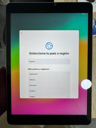 Apple iPad Gris Espacial Funda negra incluida