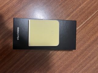 Samsung Z Flip Amarillo