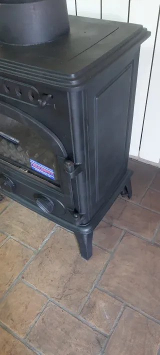 Estufa de leña de hierro fundido