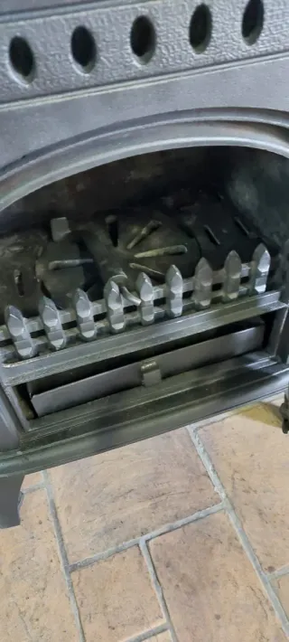 Estufa de leña de hierro fundido