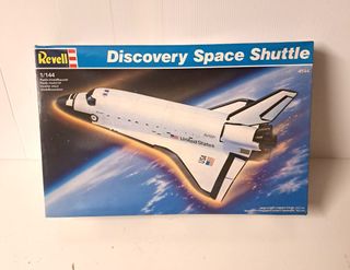 Revell Discovery Space Shuttle 1/144