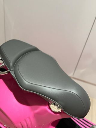 Vespa Rosa Eléctrica Infantil Nueva