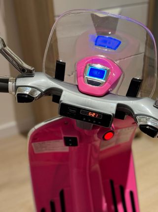 Vespa Rosa Eléctrica Infantil Nueva