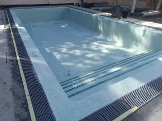 Materiali per stuccature e riparazioni piscine
