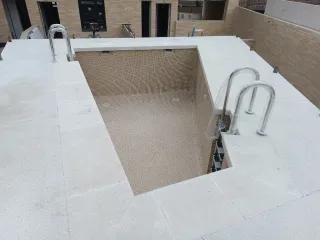 Materiali per stuccature e riparazioni piscine