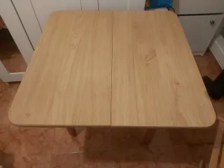 Mesa extensible madera con 2 sillas