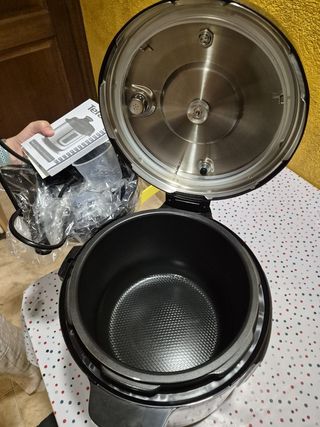 Olla a presión Tefal Fast & Delicious multicooker.