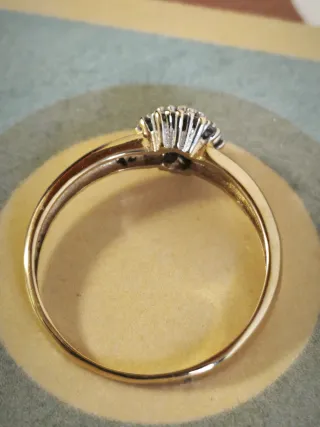 Anillo oro y diamantes