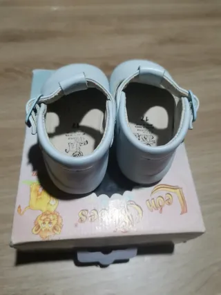 Zapatos bebé azul