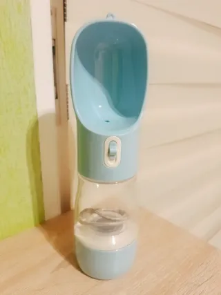 Bebedero Portátil para Mascotas Azul