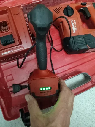 HILTI Taladro Percutor y Atornillador A22