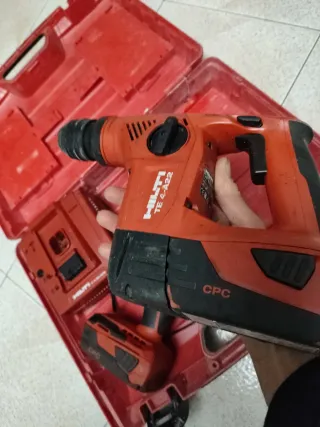 HILTI Taladro Percutor y Atornillador A22