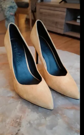 Tacones Bershka Mostaza