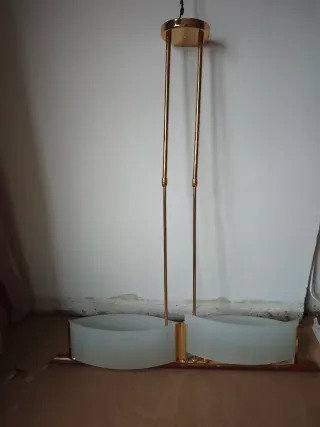 Lámpara de madera, metal y cristal