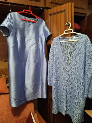 Vestido de fiesta azul con chaqueta de encaje