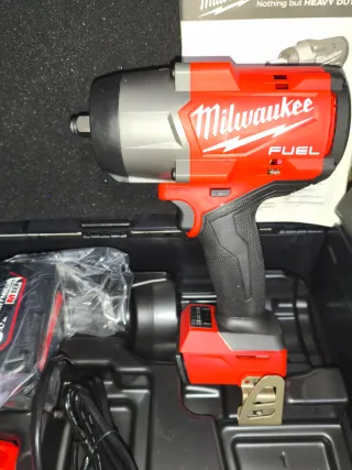 Llave de impacto Milwaukee M18 FUEL 1/2