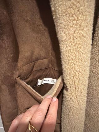 Abrigo reversible Mango sin estrenar.