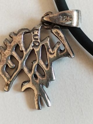 Ciondolo Argento 925 Simbolo con Laccio Caucciù