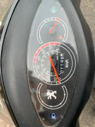 Peugeot v clip 50cm3 año 2019 4 tiempos.