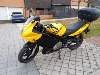 Suzuki GS500F Amarilla