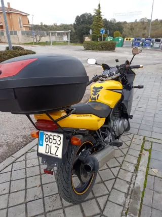 Suzuki GS500F Amarilla