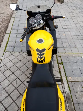 Suzuki GS500F Amarilla