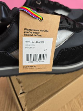 Zapatillas Benetton Talla 37 Negras y Plateadas