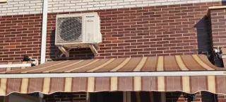 Toldo de terraza a rayas