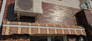 Toldo de terraza a rayas