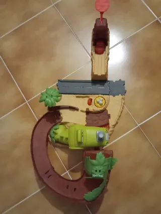 Pista Coches Disney Dino Cars