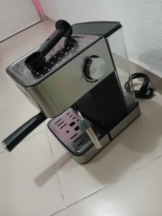 Cafetera Ufesa Espresso 1.6L 850W Táctil