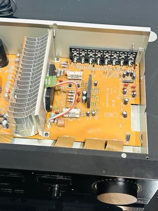 Amplificador Luxman LV-100 Vintage Negro