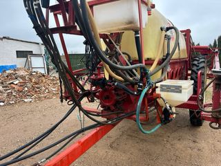 Carro herbicida Hardi 20 metros