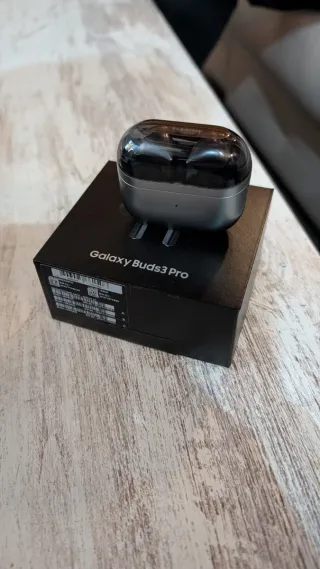 Galaxy S25 Ultra 1tb+Galaxy buds 3 pro+watch ultra