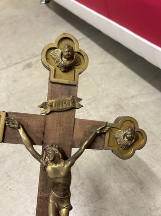 Crocifisso da parete in legno e metallo