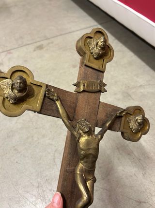 Crocifisso da parete in legno e metallo