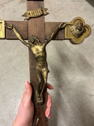 Crocifisso da parete in legno e metallo