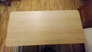 Mesa escritorio Ikea bambú con patas de metal