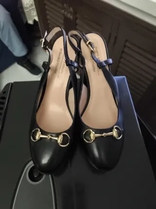 Zapatos Filippo Raphael Tacón Negro y Dorado