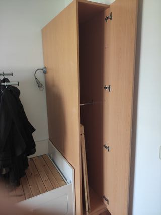 Armario alto habitación (AL 210 x L 98 x An 35)