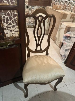 Mesa de comedor ovalada de madera