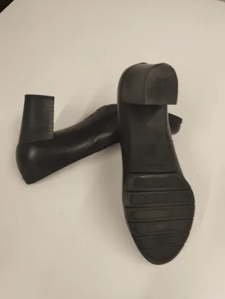 Zapatos de piel negros Pitillos