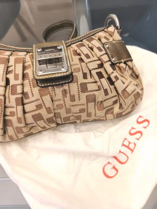 Bolso Guess Beige y Dorado