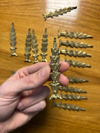 Applique in ottone antico/vintage a foglia di alloro