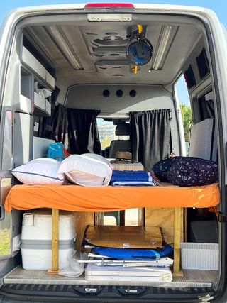 Furgo-camper homologada como turismo.