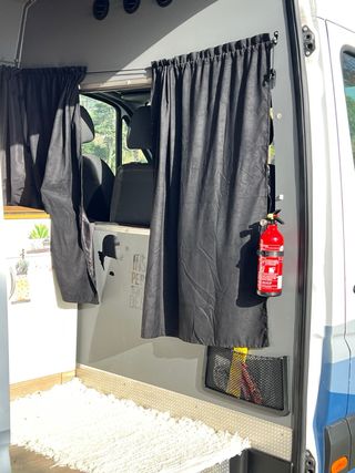 Furgo-camper homologada como turismo.