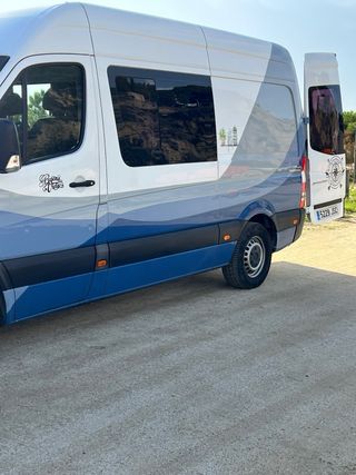 Furgo-camper homologada como turismo.