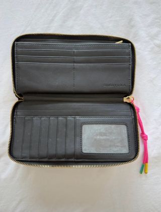 Cartera Bimba y Lola negra con detalle multicolor