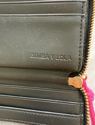 Cartera Bimba y Lola negra con detalle multicolor