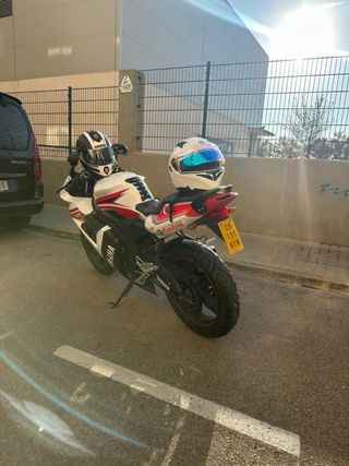 Moto 49cc Yamaha Blanca y Roja